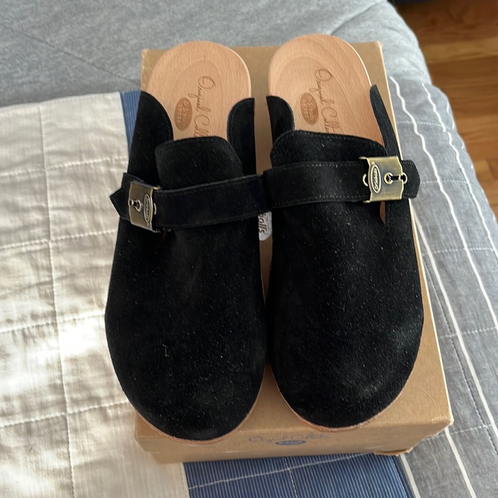 Dr. Scholl’s clogs
